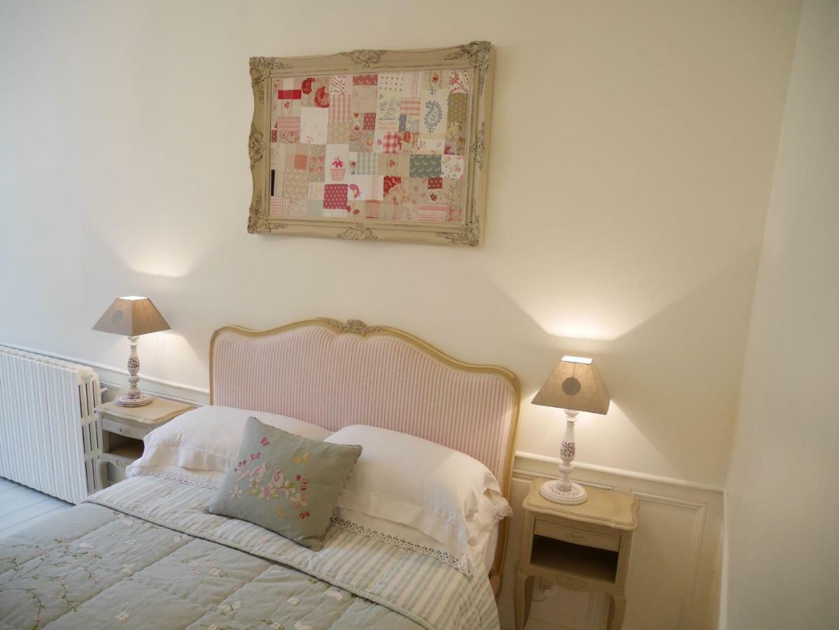 モンモリヨン L'Arbre D'Ange Bed & Breakfast エクステリア 写真