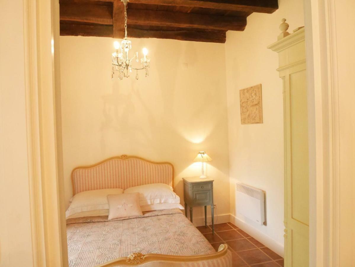 モンモリヨン L'Arbre D'Ange Bed & Breakfast エクステリア 写真