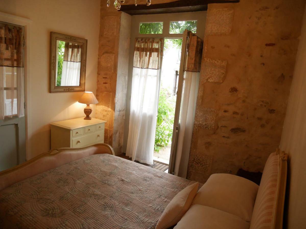 モンモリヨン L'Arbre D'Ange Bed & Breakfast エクステリア 写真