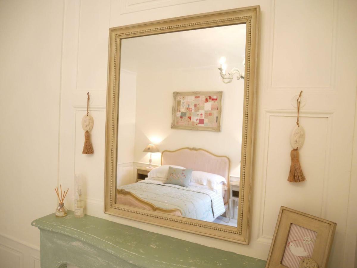 モンモリヨン L'Arbre D'Ange Bed & Breakfast エクステリア 写真