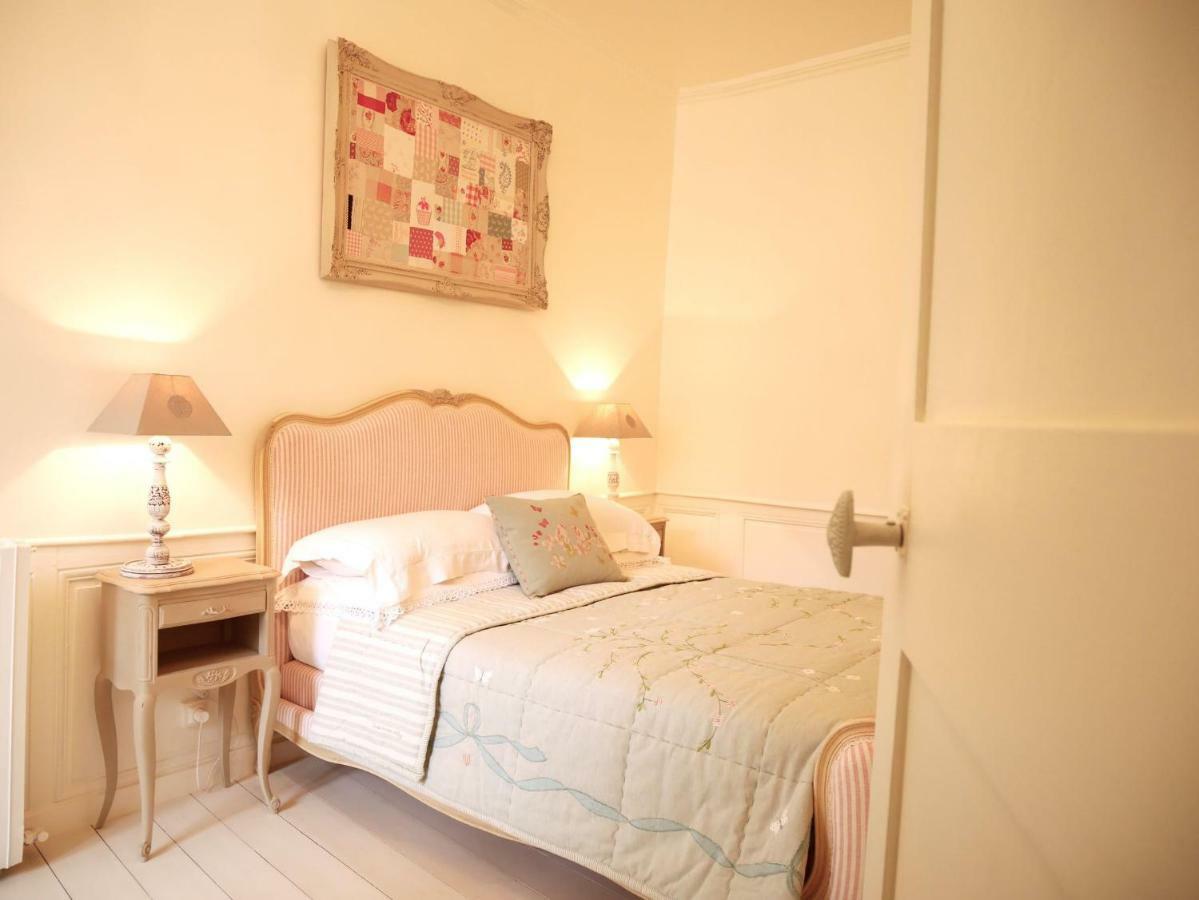 モンモリヨン L'Arbre D'Ange Bed & Breakfast エクステリア 写真