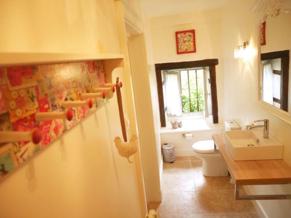 モンモリヨン L'Arbre D'Ange Bed & Breakfast エクステリア 写真