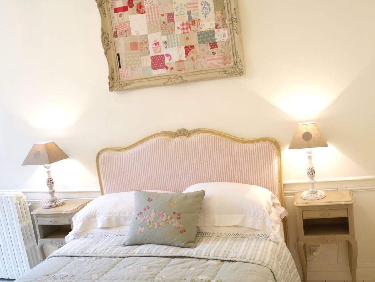 モンモリヨン L'Arbre D'Ange Bed & Breakfast エクステリア 写真