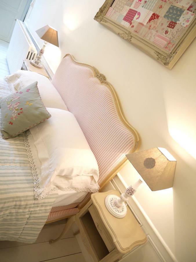モンモリヨン L'Arbre D'Ange Bed & Breakfast エクステリア 写真
