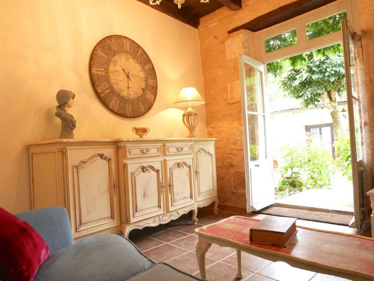 モンモリヨン L'Arbre D'Ange Bed & Breakfast エクステリア 写真