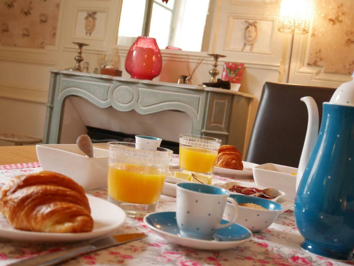 モンモリヨン L'Arbre D'Ange Bed & Breakfast エクステリア 写真