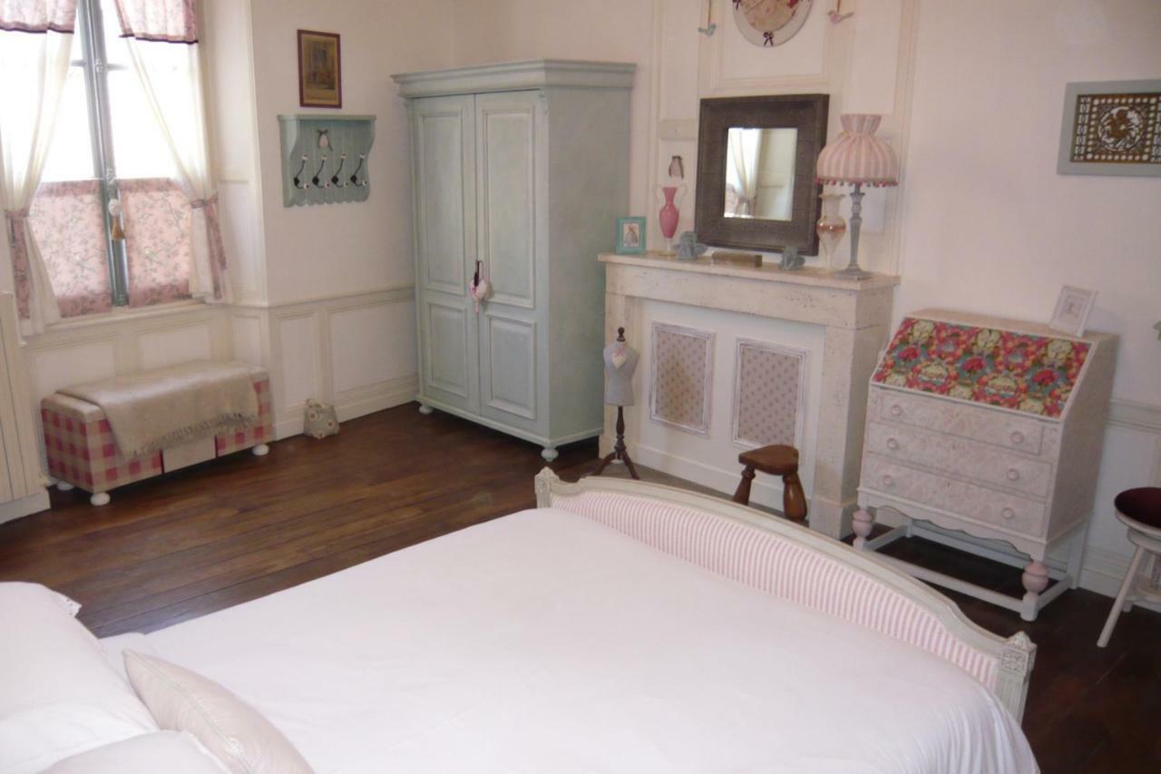 モンモリヨン L'Arbre D'Ange Bed & Breakfast エクステリア 写真